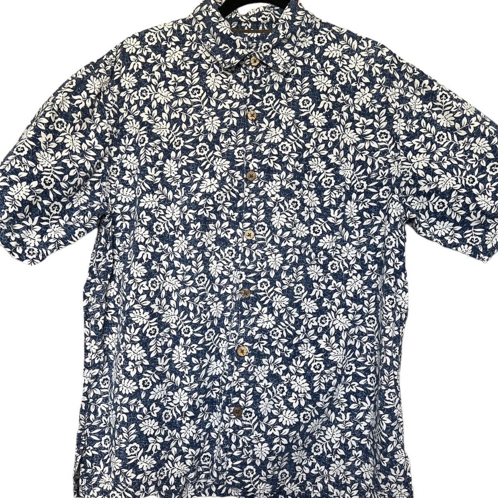 Kahala blue and white floral button up aloha shirt with coconut shell buttons
